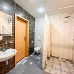 Metro Hotel 3*